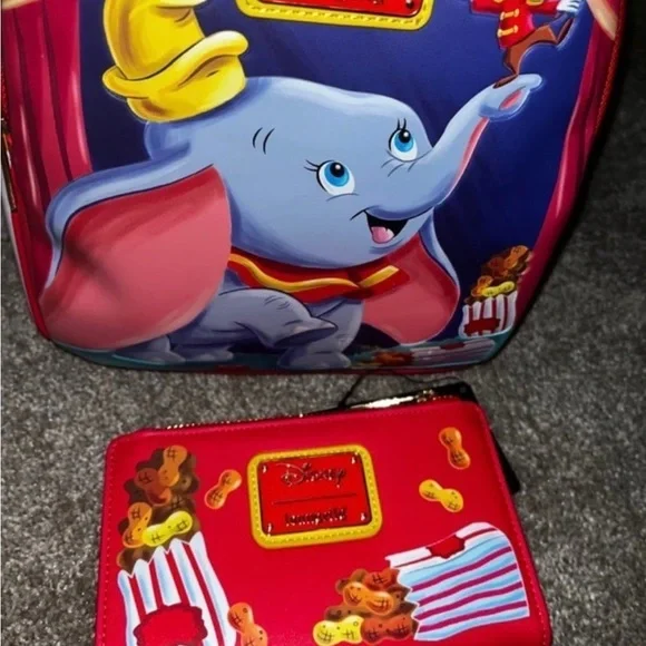 Disney Dumbo Exclusive Loungefly Set display picture 2